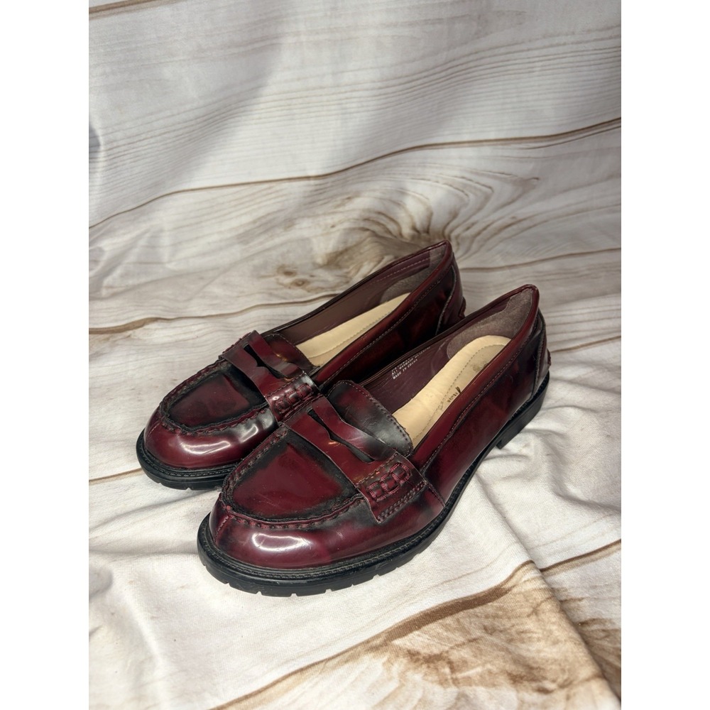 Rouge Helium Womens 7.5 Burgundy Leather Loafers Lug Sole Slip On Glossy Comfort